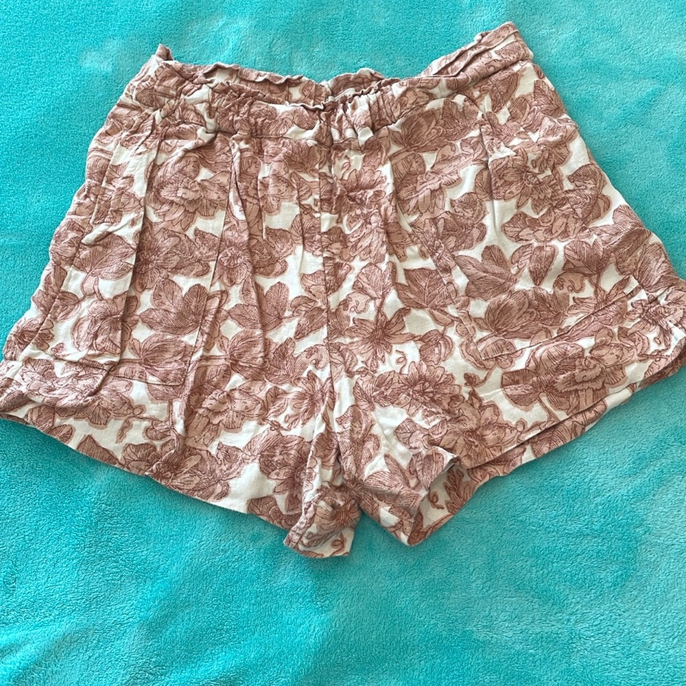 Abercrombie & Fitch lined elastic waist shorts size medium